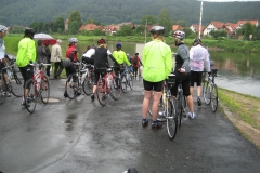 warten im Regen